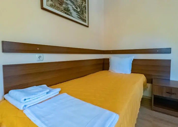 Хотел почивна база боженишки урвич Bozhenitsa