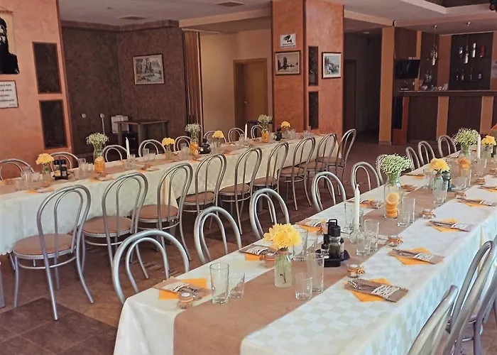 Хотел почивна база боженишки урвич